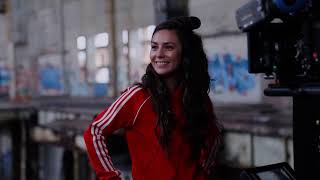 Amy Shark  C'MON ft. Travis Barker (Behind the Scenes)