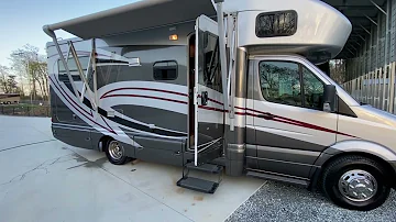 2008 WINNEBAGO VIEW 24J ONE OWNER below wholesale @ $45000!