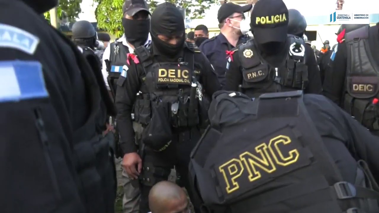 Personal policial que aspira ser FEP debe someterse a un entrenamiento intenso