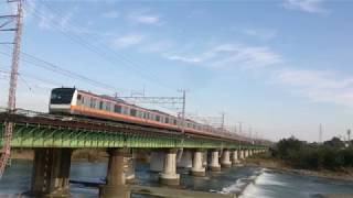 ＜すれ違い＞中央線多摩川橋梁を行くE233系 快速電車 2017年11月4日 立川～日野
