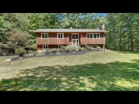 1406 E Mombasha Rd, Monroe, NY home video tour