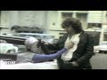 Capture de la vidéo Watch Jim Morrison Getting His Chain Stolen!