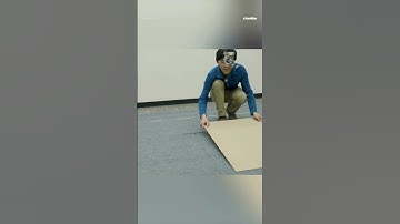 One-legged robot jumps through an obstacle course