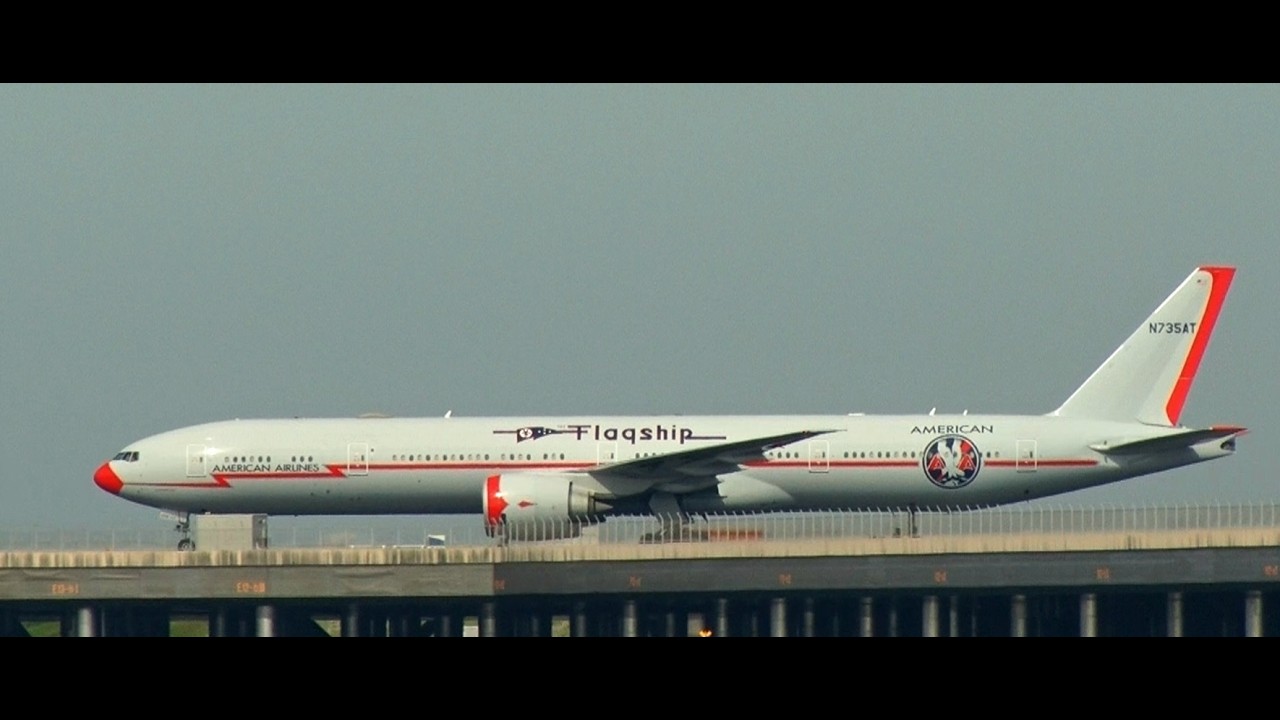 ✈✈風速12㍍の着陸100周年記念特別塗装機アメリカン American