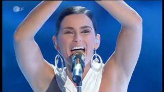 Nelly Furtado Manos Al Aire Live @ Wetten Dass 2009