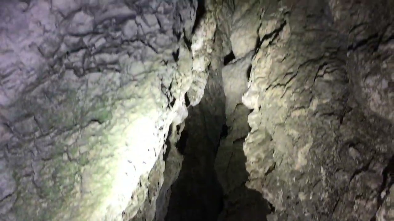 Č4-Prieskum jaskyne v Dutej skaleGPS-48°58'44.700"N 18°43'32.584"E