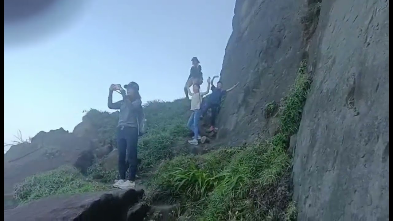 鼻頭角祕境。海蝕洞