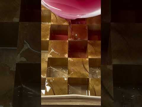 Процесс заливки шахматной