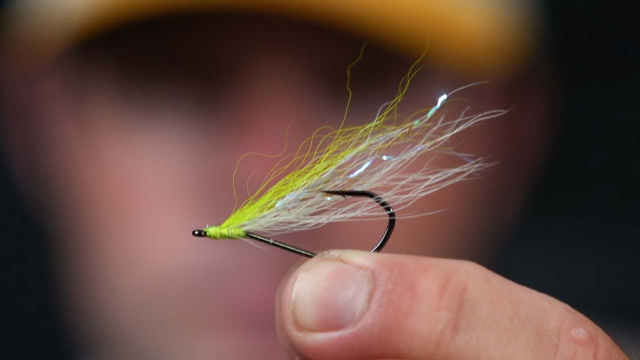 How to Tie the EZ Bendback Deceiver | Fly Tying Tutorial - YouTube