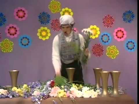 Monty Python - D.P. Gumby-Flower Arrangement