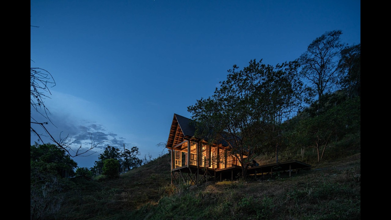 Madera, Bosque y Materia: Casa Lamarilla | Arquitectura Sostenible en Colombia — Cine de arquitectura — Sitio Estudio