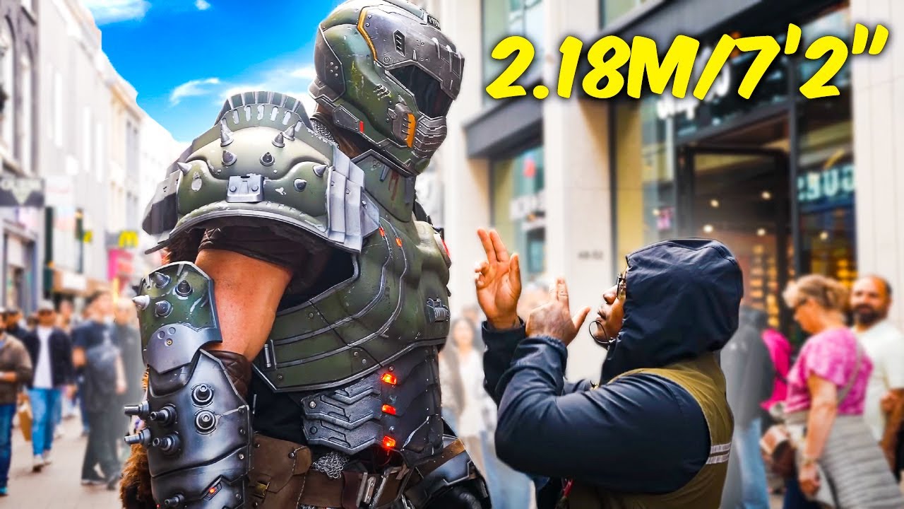 The Dutch Giant (2.18M/7'2") In Amsterdam (DOOM Slayer)