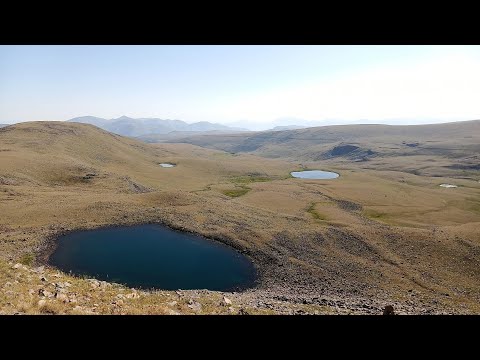 Высокогорные озёра между Тортум и Испир. Провинция Эрзурум в Турции.
