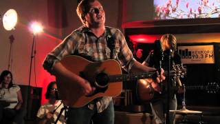 The Builders and The Butchers - 10 Miles Wide / Find Me (Live at The Woods) chords