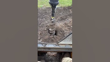 PRO FENCING TIP: SKIDSTEER AUGER DIGGING HOLES 🕳️#shorts