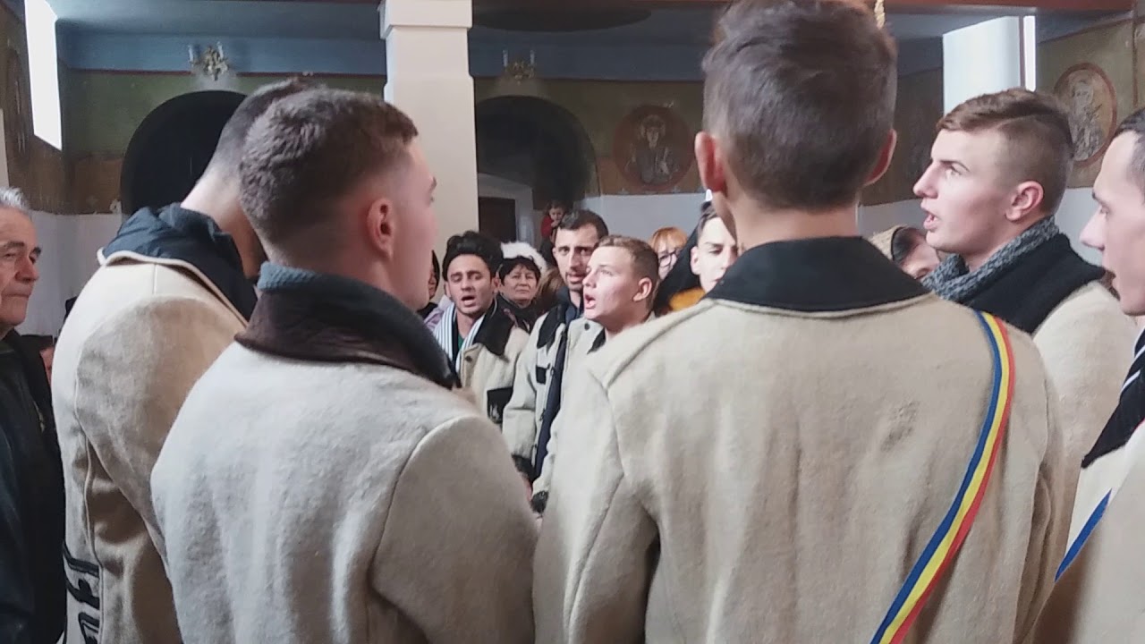 Dubașii din Vărădia de Mureș ,2017- Colindând în biserica satului
