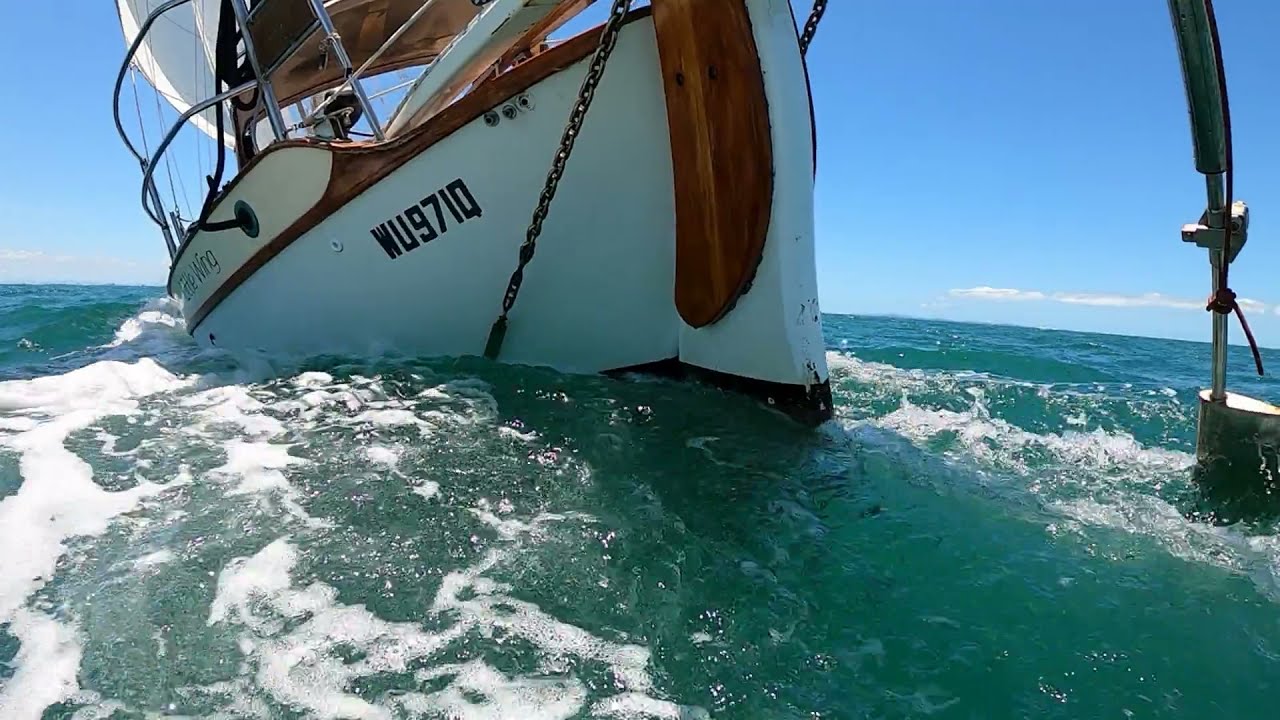 What I love about the Westsail32; the delicate wake