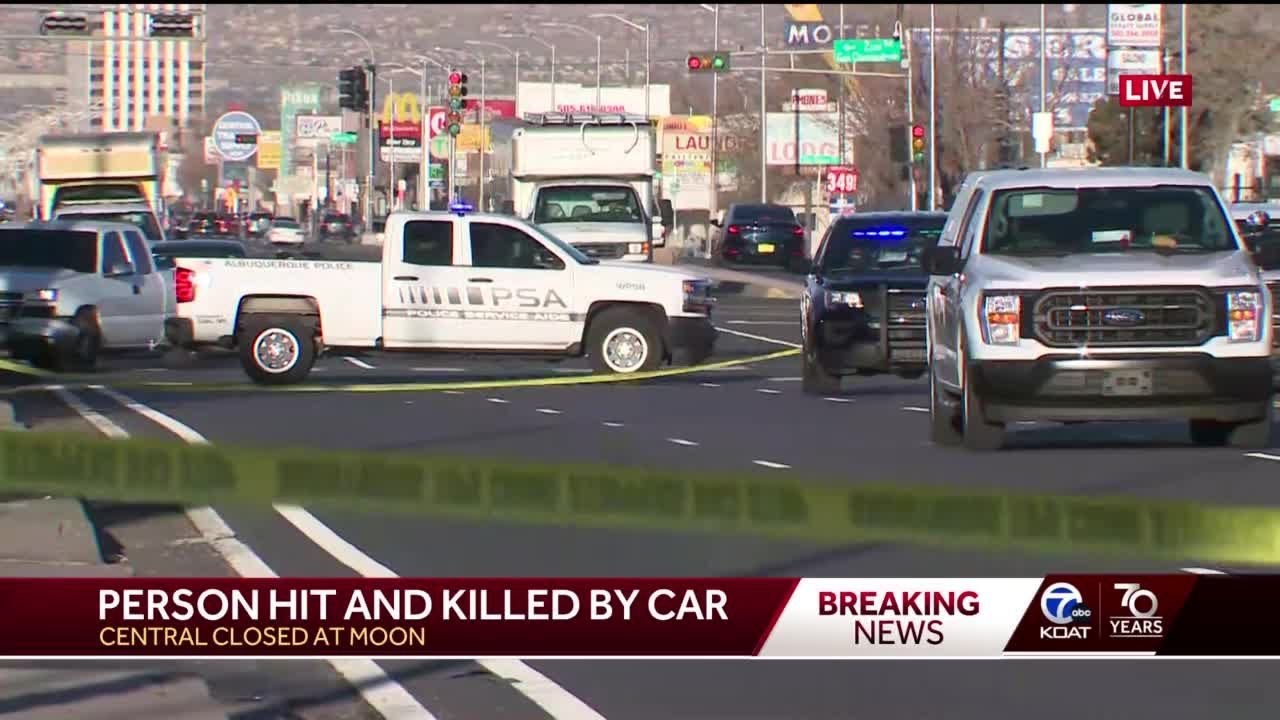 Police investigate fatal crash in Albuquerque - YouTube