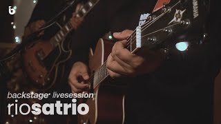 Rio Satrio - Senja Diaksara Bintang (Backstage Live Session)