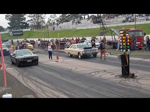 Dodge Dart Lucival Padilha vs Dodge Challenger