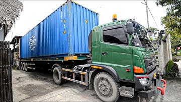 Loading Bamboo Fencing, Bamboo Screens, Bamboo Panels into Containers to be Sent Abroad