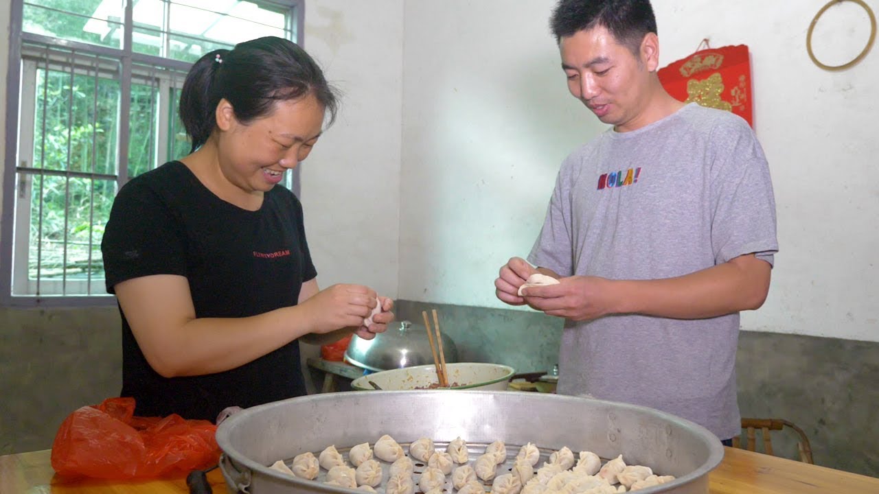 牛肉餃子丨農村媳婦包牛肉餃子，結果漏餡了，兒子說都怪老爸
