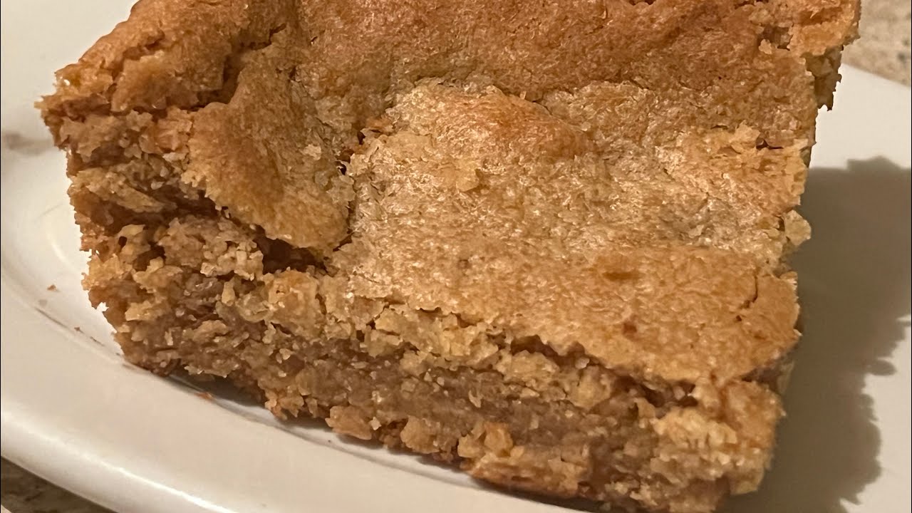 Peanut Butter Lovers! Don’t lose this recipe! These peanut butter bars are dangerously good!