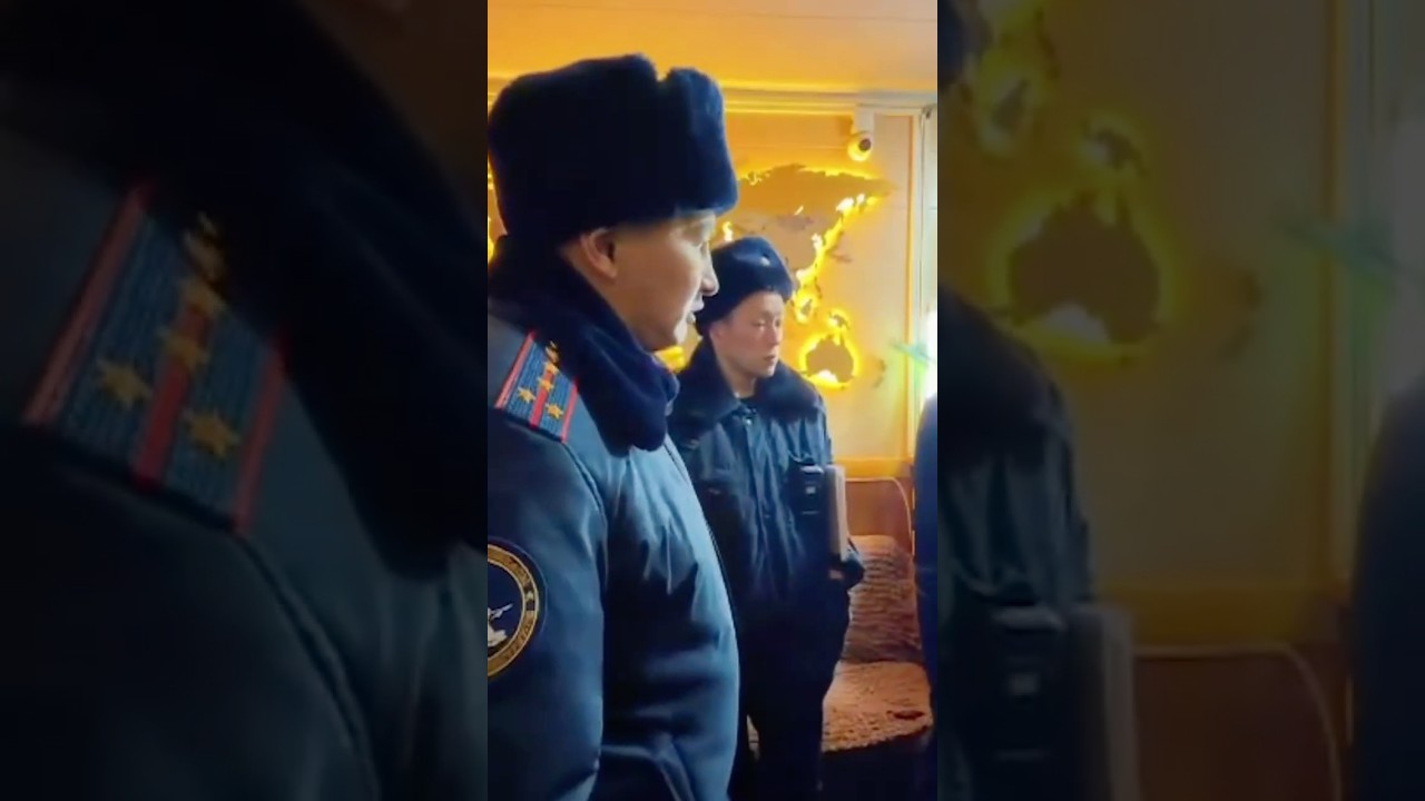 Мужчина скупил почти целый подъезд!