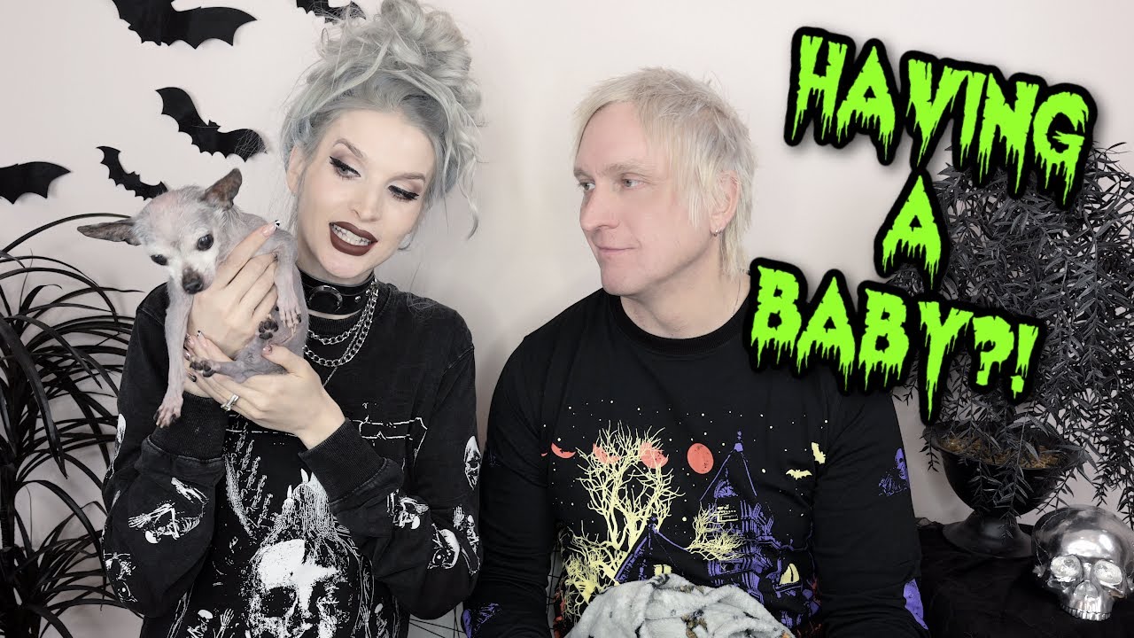 SURPRISE!! WE'RE HAVING A BABY!!!
