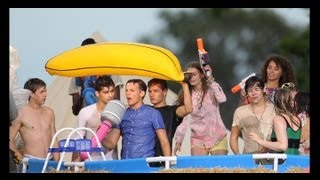 Behind the scenes \/ Making off : Live While We're Young - One Direction