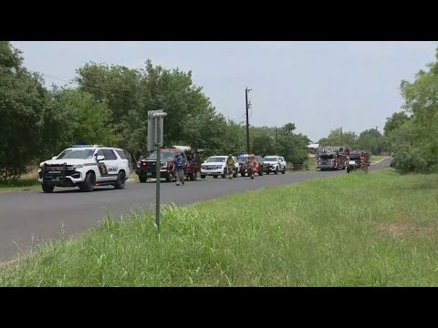 Mobile home collapses in fire in west Bexar County - YouTube