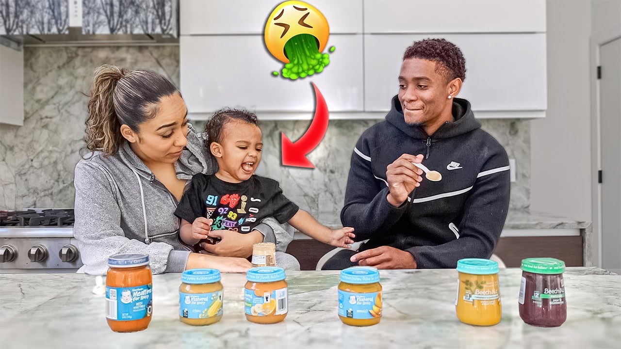 Trying BABY FOOD For The FIRST TIME With Baby Saviour! *Hilarious* |Vlogmas Day 13