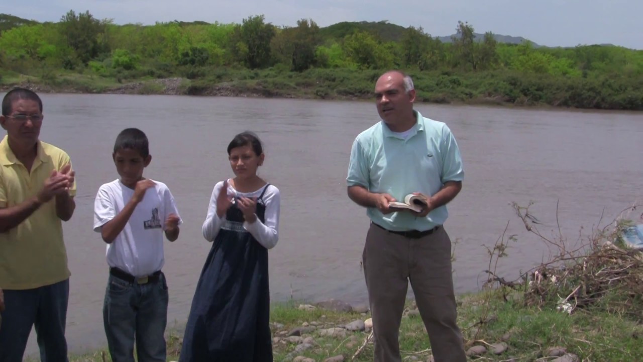 Peniel Internacional de Choluteca Honduras - Culto de Bautismos