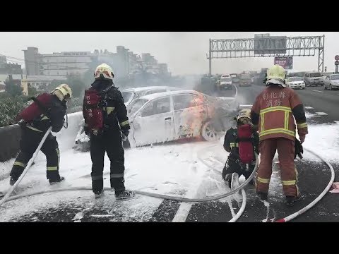 中山高北上193K追撞事故 2車起火釀大塞車