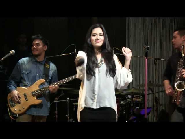Raisa with BLP - Could It Be @ Mostly Jazz 12/07/12 [HD] class=