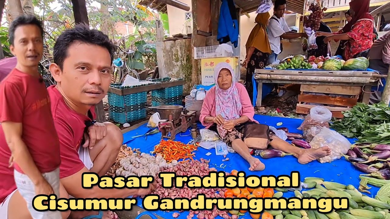 PAGI-PAGI BLUSUKAN KE PASAR DESA CISUMUR Lanjut Sarapan Ikan Gabus Bumbu Kuning