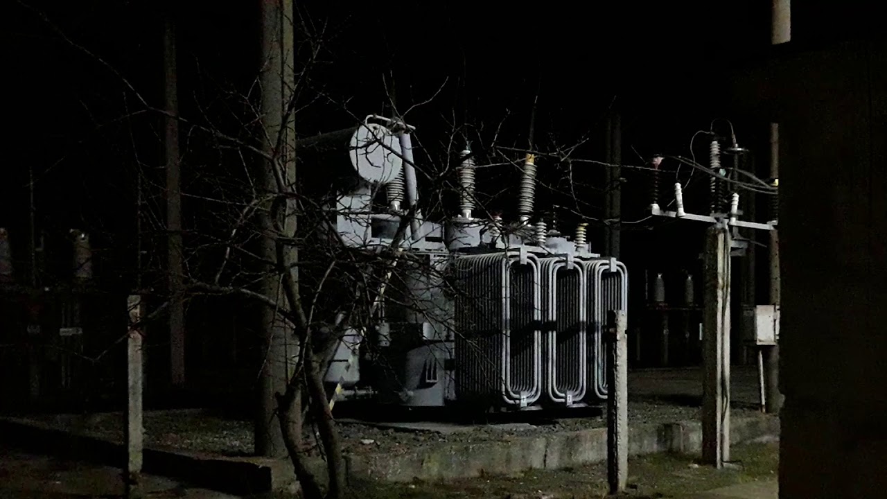 Обрыв высоковольтного провода 110 кВ на подстанции - YouTube