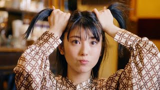 浜辺美波、可愛すぎる髪型カスタマイズ！泡ひげでおばあちゃん化！？　　JA共済WEB限定動画「先輩とみなみちゃん」