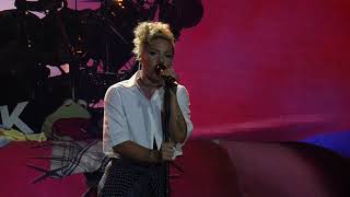 PINK What About Us BERLIN Waldbühne 11.8.2017 (Full HD)