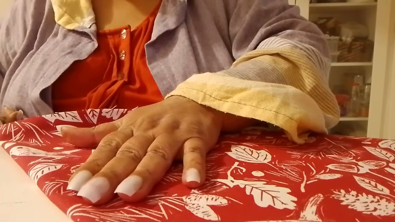 ASMR - kumaş,toplu iğne, makas, fısıltı, hışırtı vs.ASMR - fabric, pins, scissors, whispers, rustles
