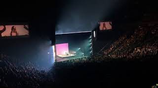 Sia - Unstoppable (Live at MTL | Oct 2016)
