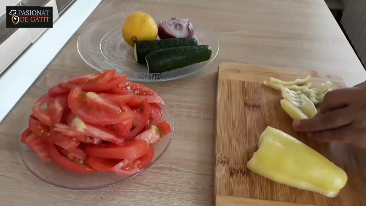 🥗 Salată grecească (Horiatiki)