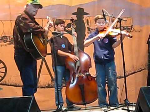 Western Instruments Fiddle Christopher 2010 Western Open Fiddle Championship Round 1 - YouTube