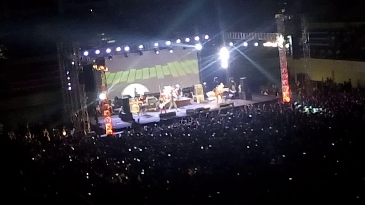 Sheila On 7 - Medley Pasti Ku Bisa, Sahabat Sejati Live GOR UNY