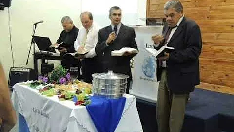 Como substituir a palavra fato?