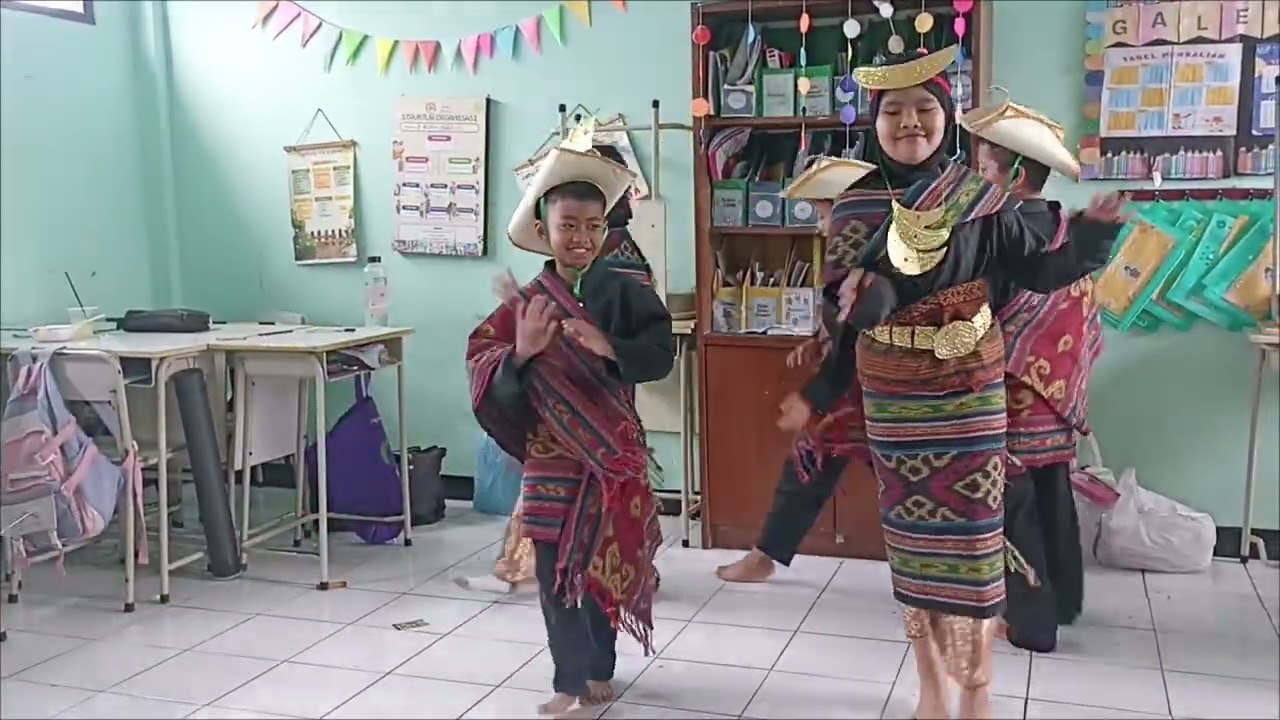 Tari Kreasi Anak Kambing Saya (Caca Marica) dari Daerah Nusa Tenggara Timur @yuk berkreasi