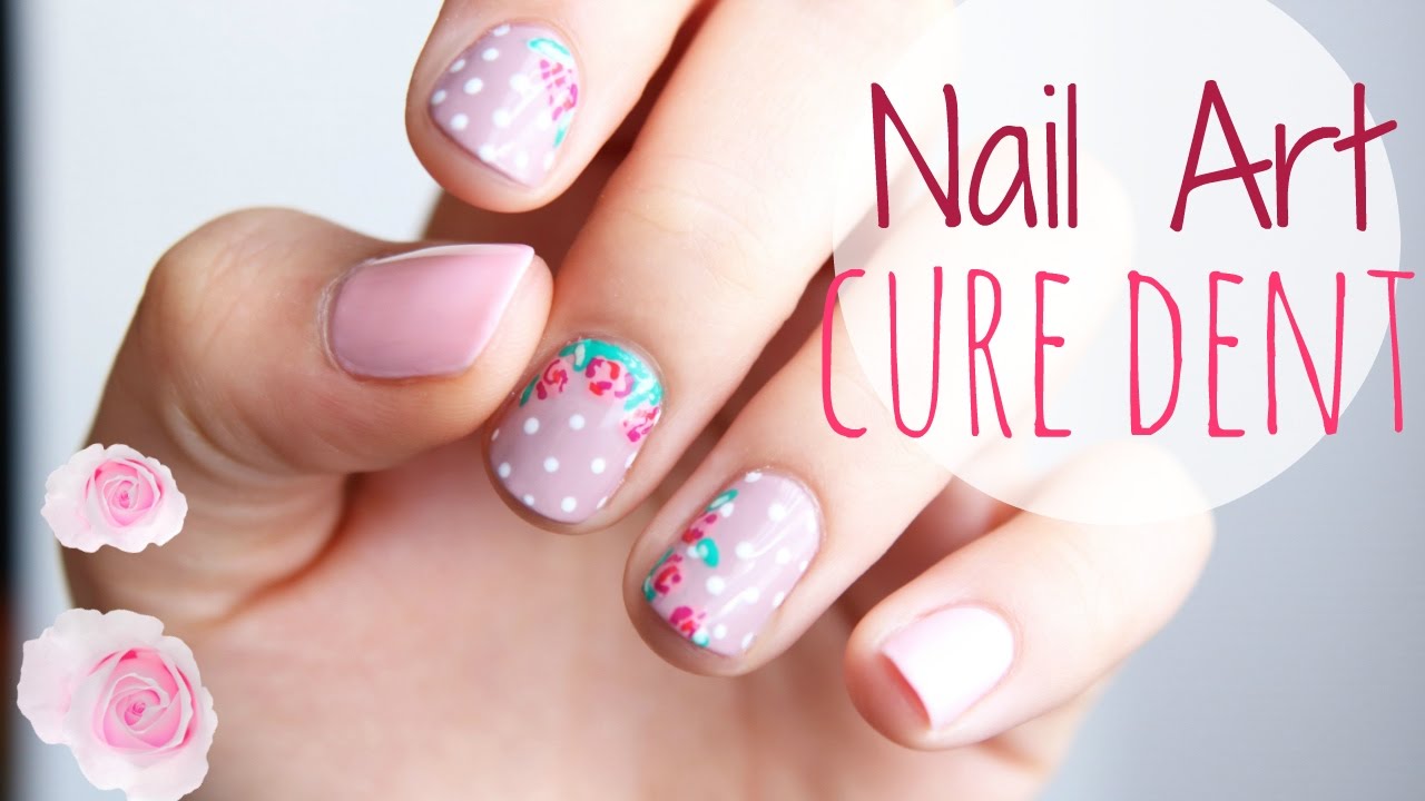 nail art fleur cure dent