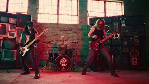 Blind Cheetah  - Lone Wolf (official Music Video)