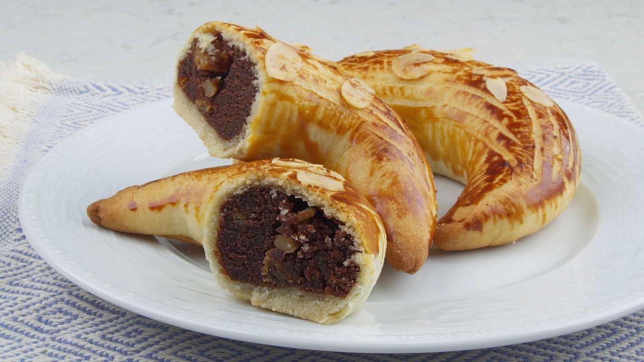 Tam Ölçüsüyle Pastanede YEDİĞİN AY ÇÖREĞİNDEN ÇOK DAHA LEZZETLİ AY ÇÖREĞİ Tarifi Nasıl Yapılır? Tam Ölçüsüyle Pastanede YEDİĞİN AY ÇÖREĞİNDEN ÇOK DAHA LEZZETLİ AY ÇÖREĞİ Tarifi Nasıl Yapılır?