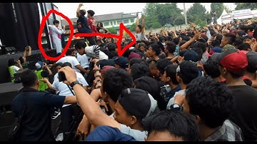 Alone at last - Muak Untuk Memuja Live at Sonic Fair 2015 (ketika Yas Budaya Stage Diving)